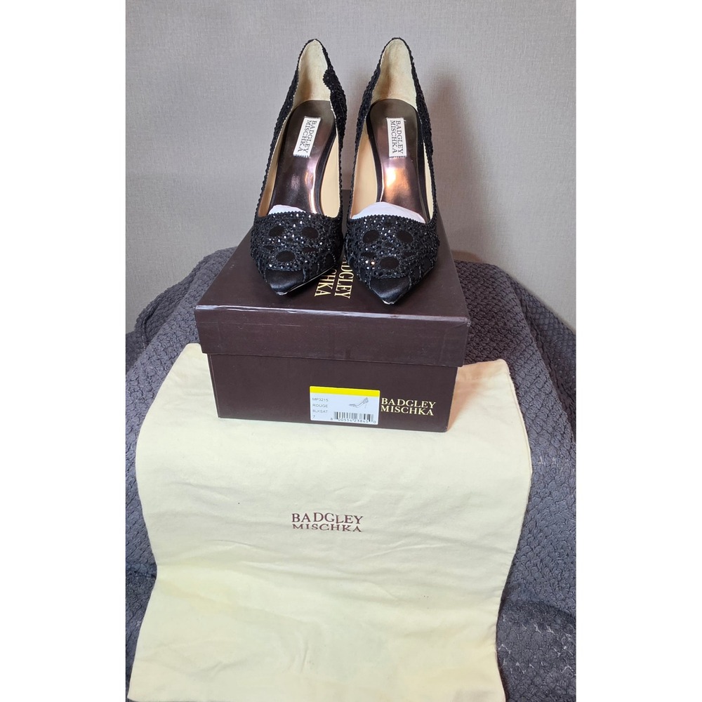 Badgley Mischka Rouge Black Satin Crystal Embellished Pointed Toe Pumps Size 7
